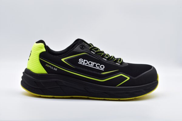 Leggera, innovativa, estiva, suola in gomma, intersuola realizzato da HOKA, leader nella fabbricazione di sc arpe da running